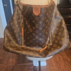 💯 SOLD⭐️⭐️⭐️AUTHENTIC Louis Vuitton DELIGHTFUL